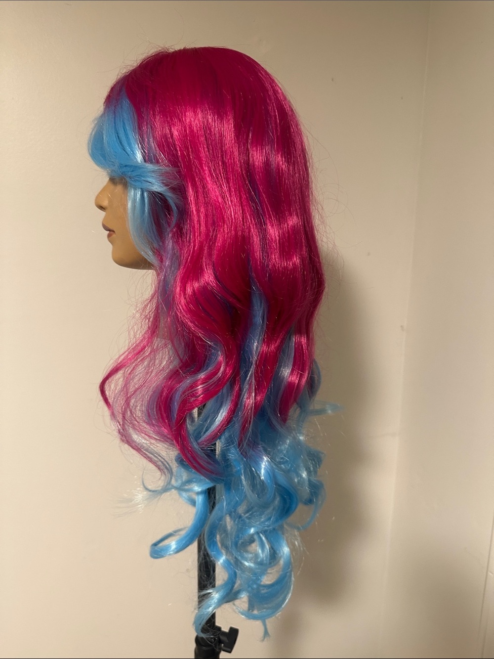 Vibrant Magenta to Sky Blue Long Wavy Synthetic Wig - Picture 4 of 6